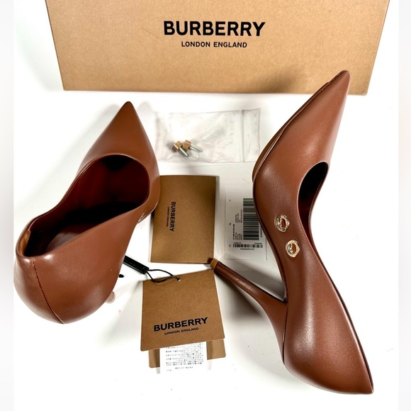NWT Burberry Eyelet Detail Leather Point Toe Heel Pumps in Brown - Picture 14 of 16